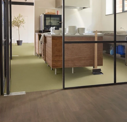 SURESTEP WOOD 18902 dark oak Линолеум Сурстеп ВУД